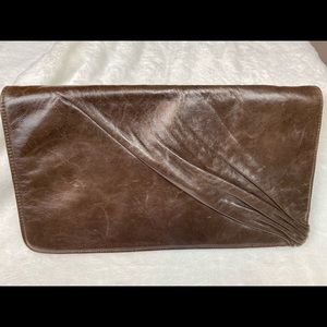 erva brown leather clutch